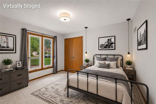 9833 W 101st Terrace, Overland Park, KS 66212