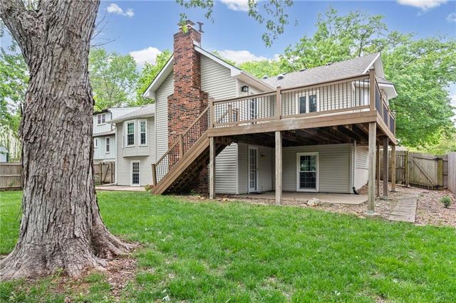 9833 W 101st Terrace, Overland Park, KS 66212