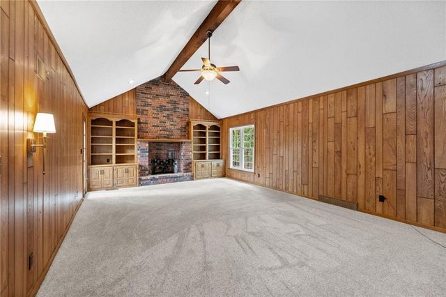 9833 W 101st Terrace, Overland Park, KS 66212