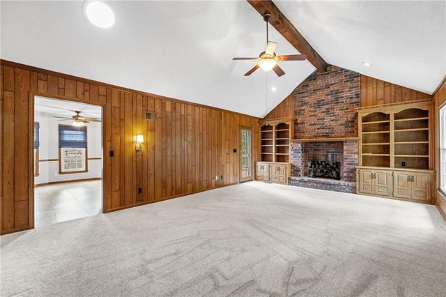 9833 W 101st Terrace, Overland Park, KS 66212