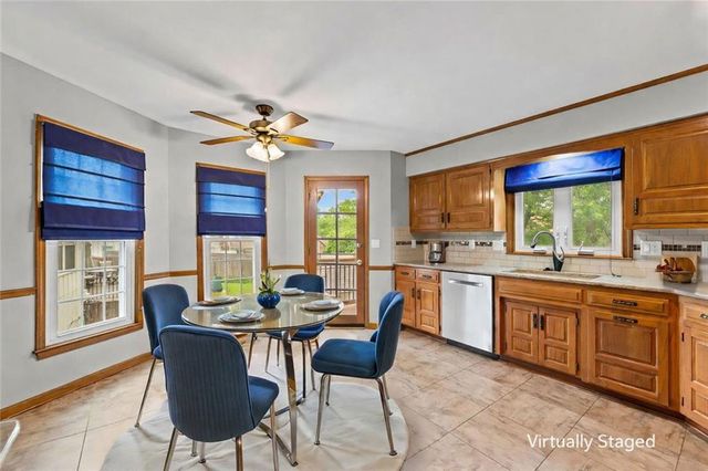 9833 W 101st Terrace, Overland Park, KS 66212