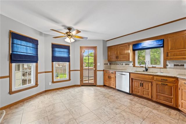 9833 W 101st Terrace, Overland Park, KS 66212