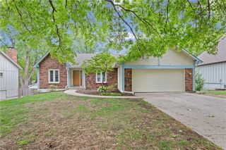 9833 W 101st Terrace, Overland Park, KS 66212