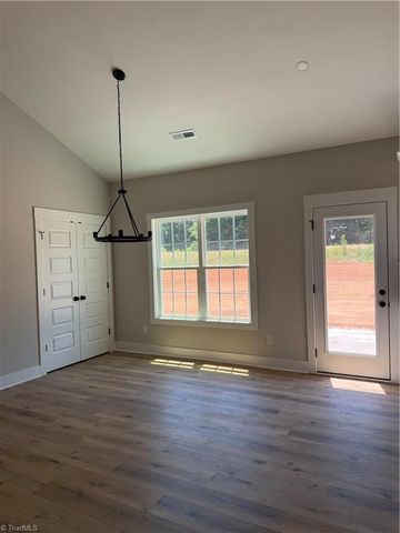 116 Comanche Trail, Lexington, NC 27295