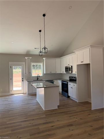116 Comanche Trail, Lexington, NC 27295