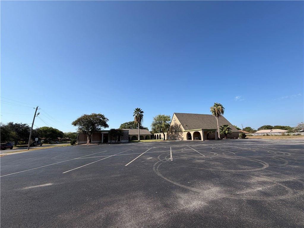 1501 Denver St, Portland, TX 78374 — photo 2