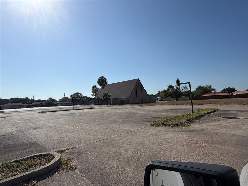 1501 Denver St, Portland, TX 78374 — photo 5