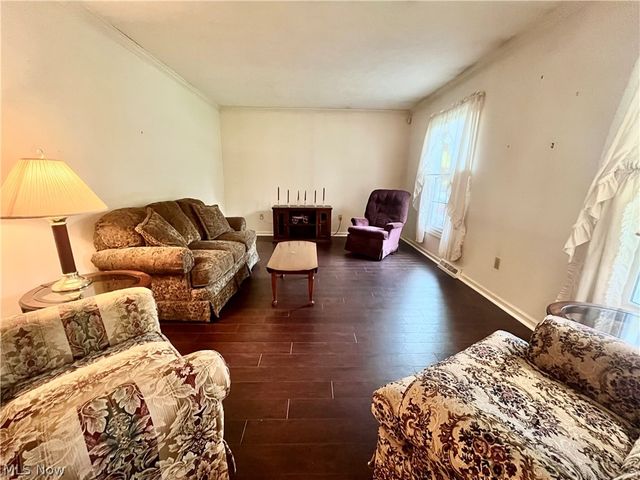 12 Surrey Lane, Geneva, OH 44041