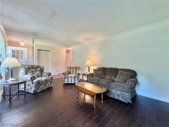 12 Surrey Lane, Geneva, OH 44041