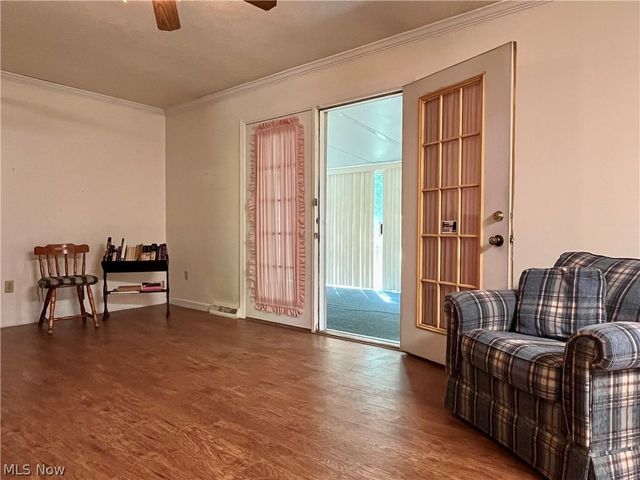 12 Surrey Lane, Geneva, OH 44041