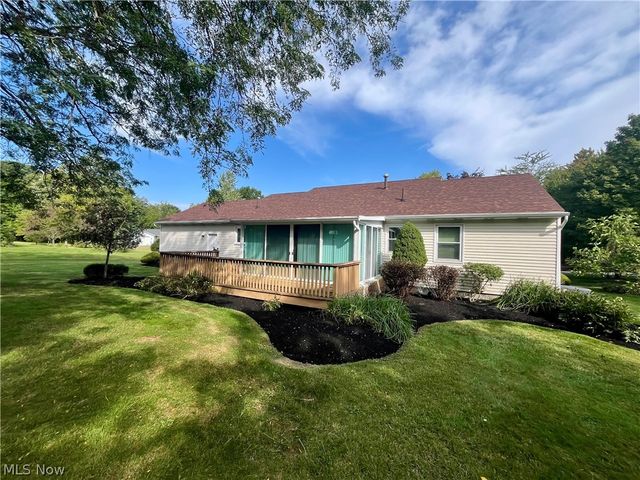 12 Surrey Lane, Geneva, OH 44041
