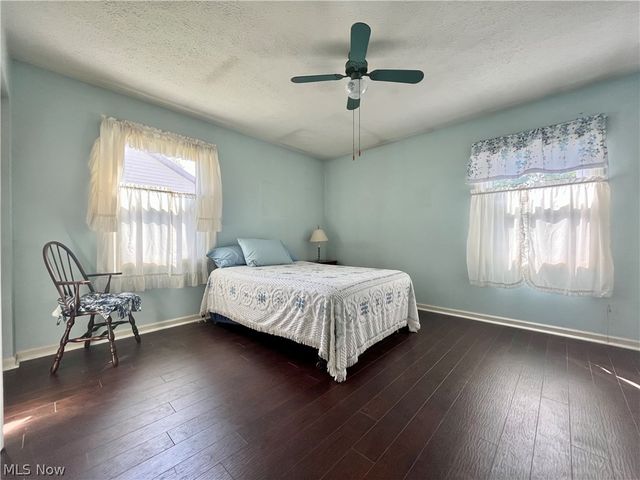 12 Surrey Lane, Geneva, OH 44041