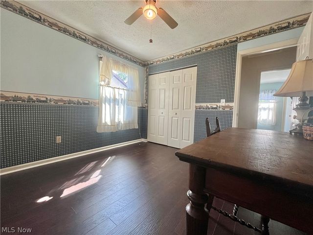 12 Surrey Lane, Geneva, OH 44041