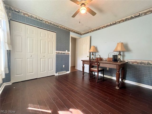 12 Surrey Lane, Geneva, OH 44041