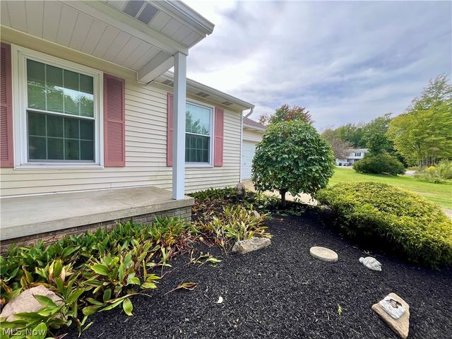 12 Surrey Lane, Geneva, OH 44041