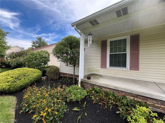 12 Surrey Lane, Geneva, OH 44041