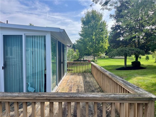 12 Surrey Lane, Geneva, OH 44041