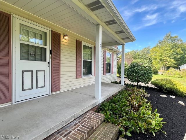 12 Surrey Lane, Geneva, OH 44041
