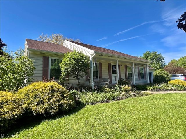 12 Surrey Lane, Geneva, OH 44041