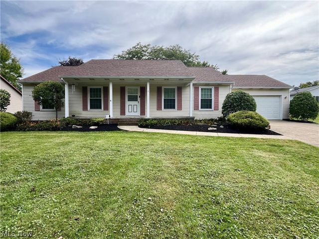 12 Surrey Lane, Geneva, OH 44041