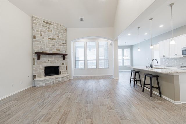 17136 Knoll Dale Trail, Conroe, TX 77385