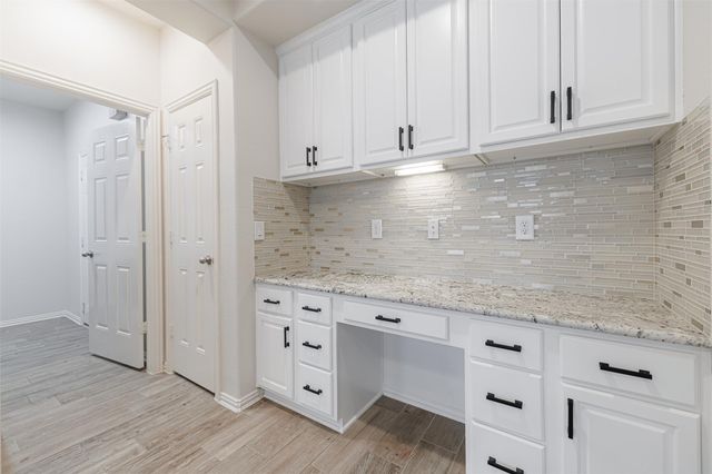 17136 Knoll Dale Trail, Conroe, TX 77385