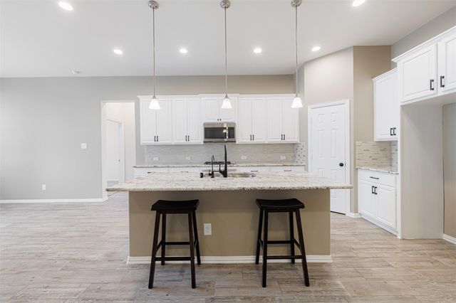 17136 Knoll Dale Trail, Conroe, TX 77385