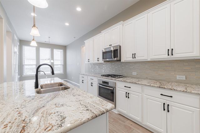 17136 Knoll Dale Trail, Conroe, TX 77385