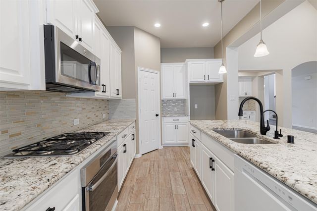 17136 Knoll Dale Trail, Conroe, TX 77385