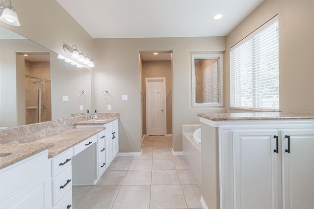 17136 Knoll Dale Trail, Conroe, TX 77385