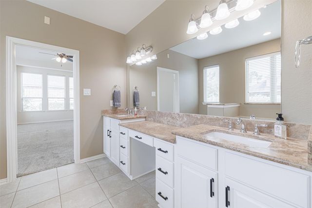 17136 Knoll Dale Trail, Conroe, TX 77385