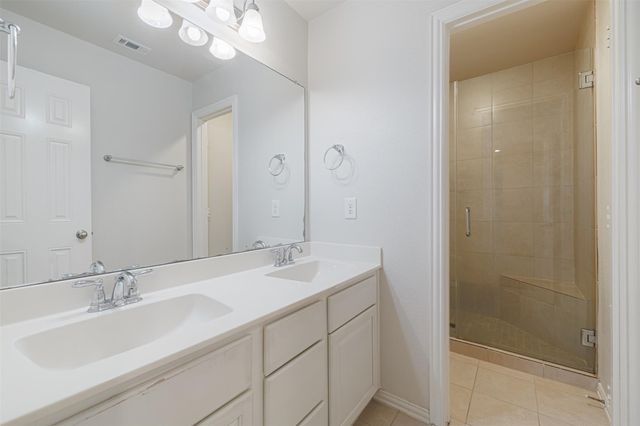 17136 Knoll Dale Trail, Conroe, TX 77385