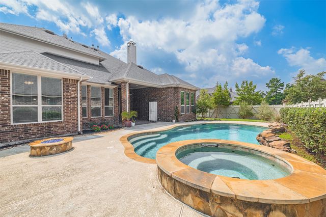 17136 Knoll Dale Trail, Conroe, TX 77385