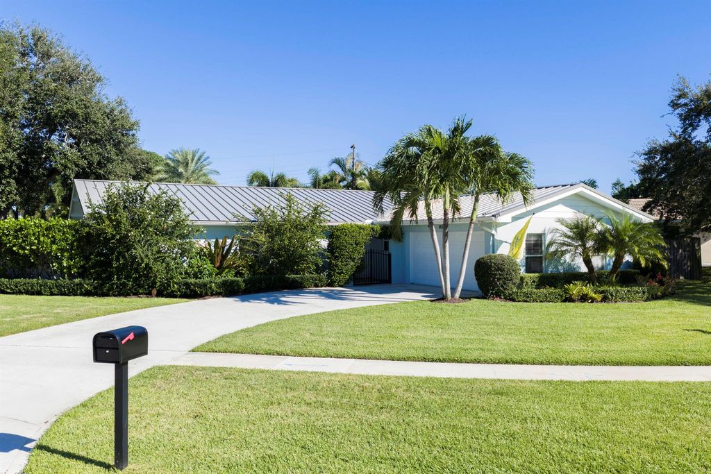 1821 Ascott Road, North Palm Beach, FL 33408