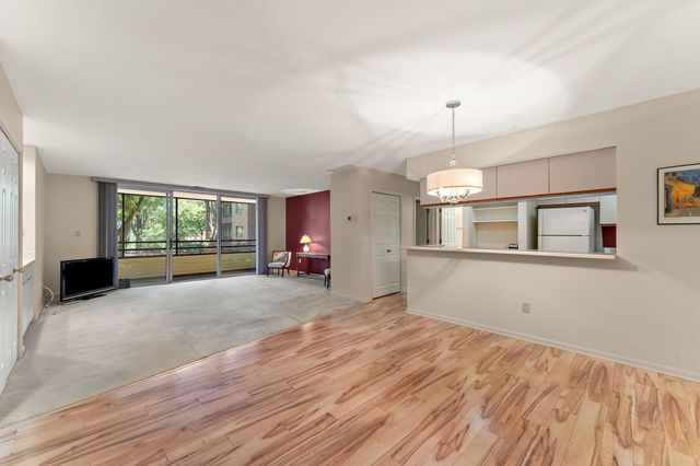 910 Ridge Road 203, Munster, IN 46321