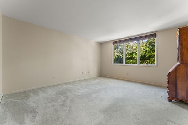 910 Ridge Road 203, Munster, IN 46321