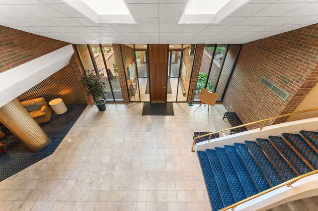 910 Ridge Road 203, Munster, IN 46321