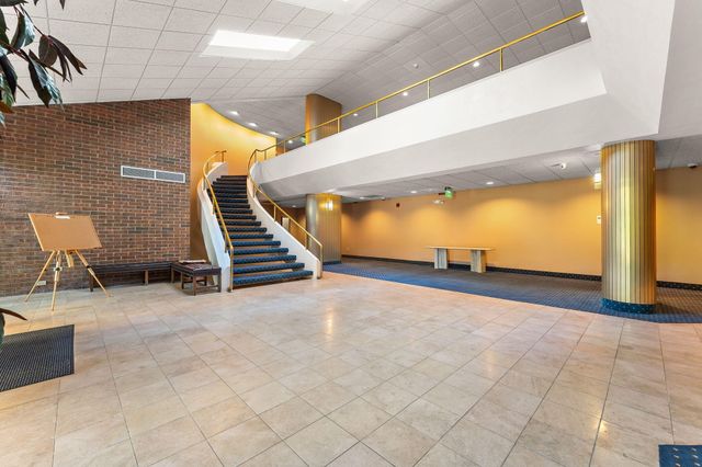910 Ridge Road 203, Munster, IN 46321