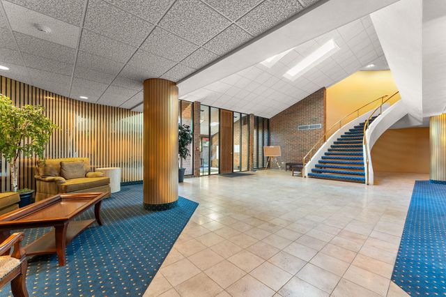 910 Ridge Road 203, Munster, IN 46321