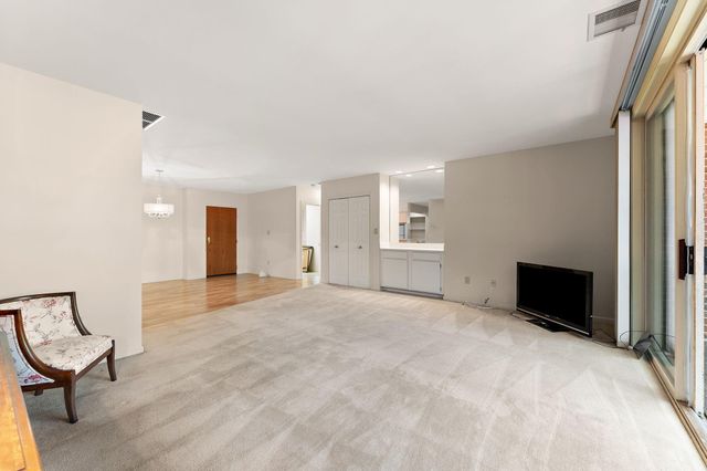 910 Ridge Road 203, Munster, IN 46321