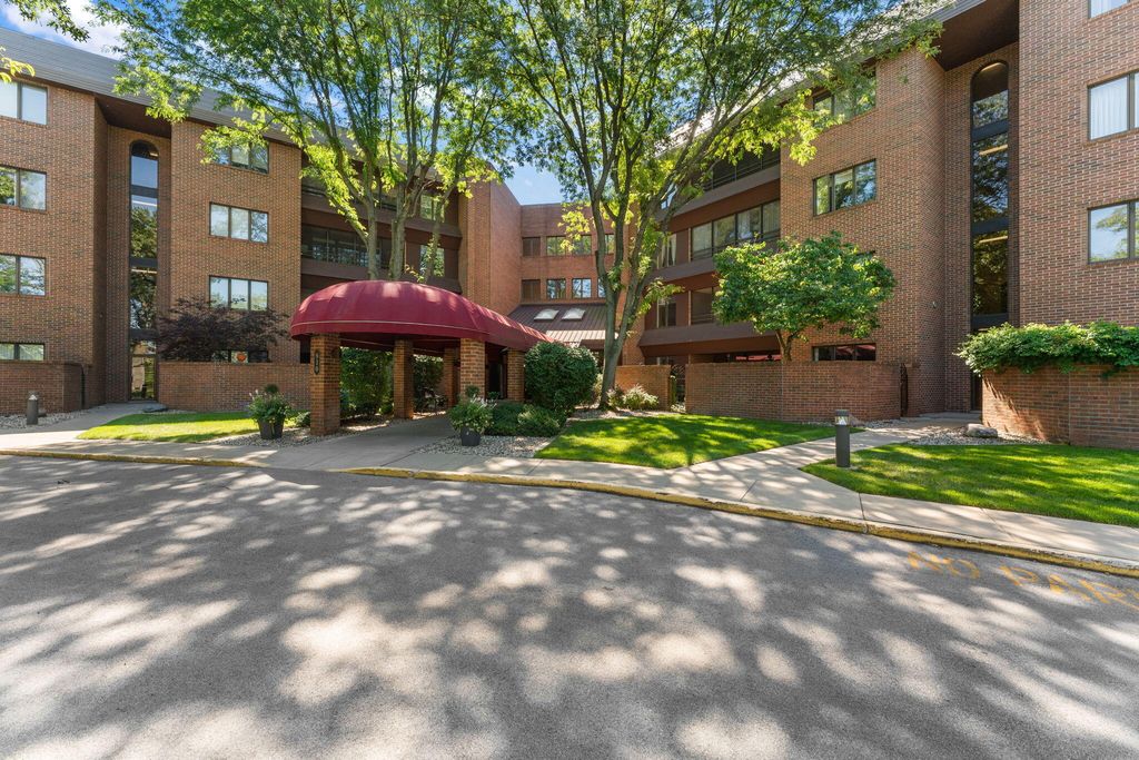 910 Ridge Road 203, Munster, IN 46321