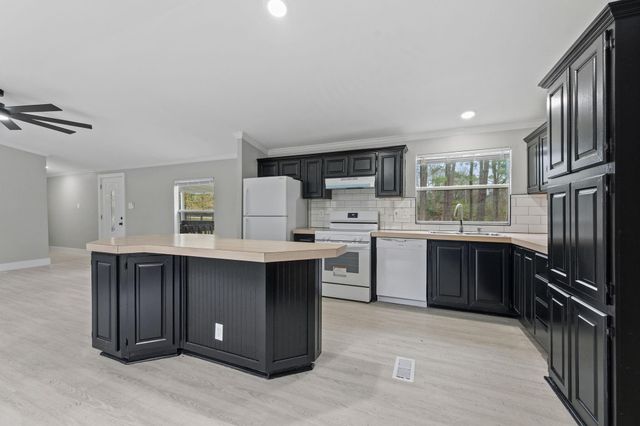 276 County Road 4882 S, Dayton, TX 77535