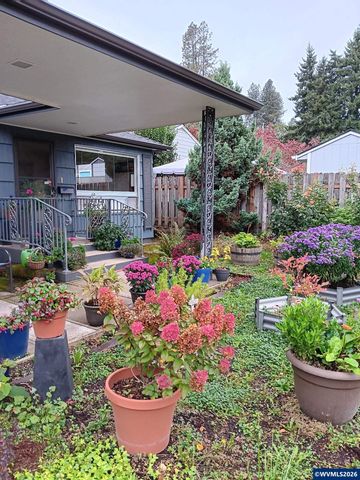 830 Kumler St SE, Salem, OR 97302