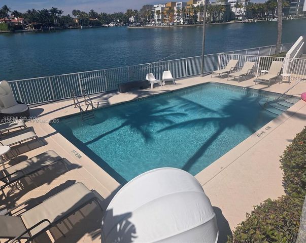 5880 Collins Ave 1006, Miami Beach, FL 33140