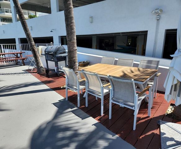 5880 Collins Ave 1006, Miami Beach, FL 33140