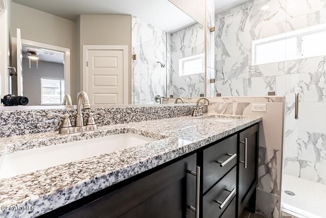 3804 Peak Place, El Paso, TX 79938