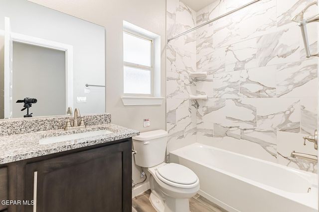 3804 Peak Place, El Paso, TX 79938