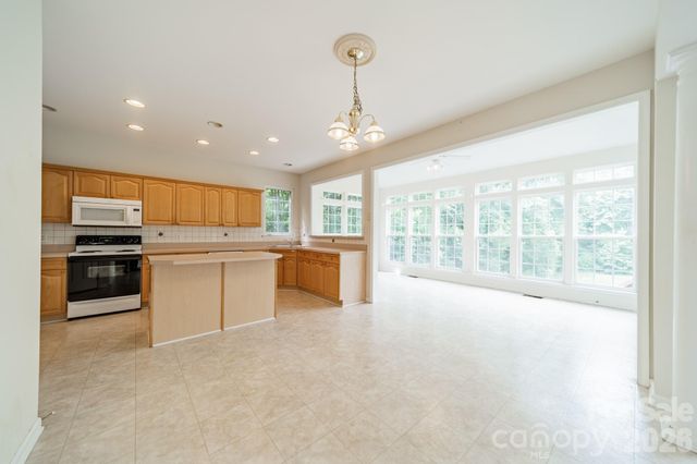 10805 Wilklee Drive, Charlotte, NC 28277