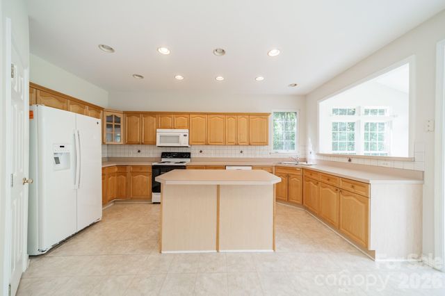 10805 Wilklee Drive, Charlotte, NC 28277