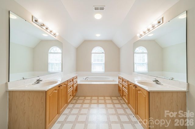 10805 Wilklee Drive, Charlotte, NC 28277